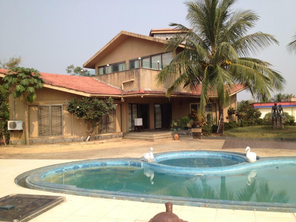 Royal Palms, Aarey Colony, Goregaon Villa Bombay Esterno foto